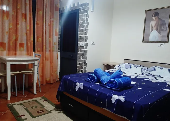 Lovely And Quite Apt. * 地拉那