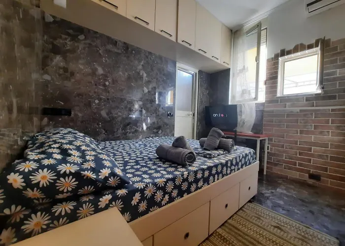 Lovely And Quite Apt. * 地拉那